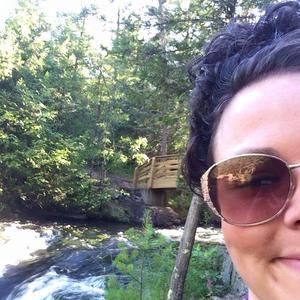 Meet your Posher, Brooke